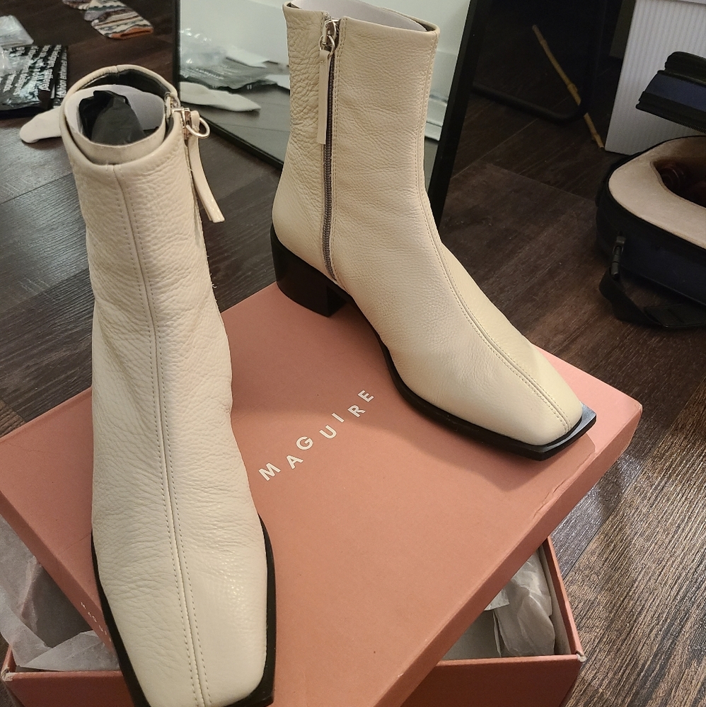 Maguire Oyster bootie with square toes